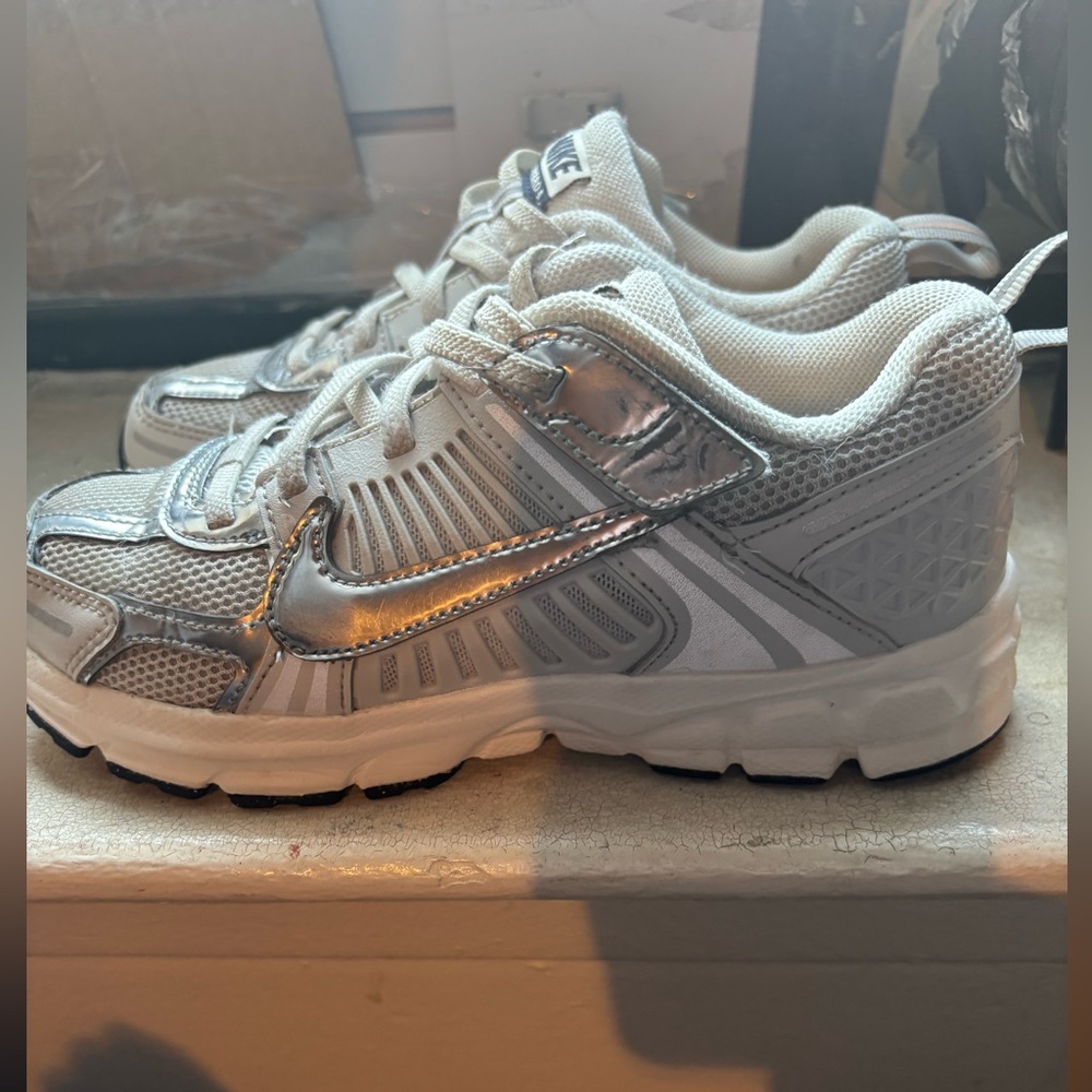 Nike Kids Metallic Silver and White Sneakers